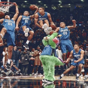 爱游戏综合娱乐-全国青少年“机器人篮球挑战赛”在深圳火热开赛，科技运动跨界融合